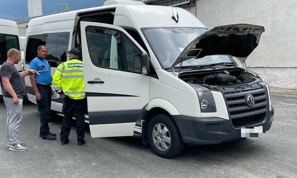 Záchyt cigaret na D1